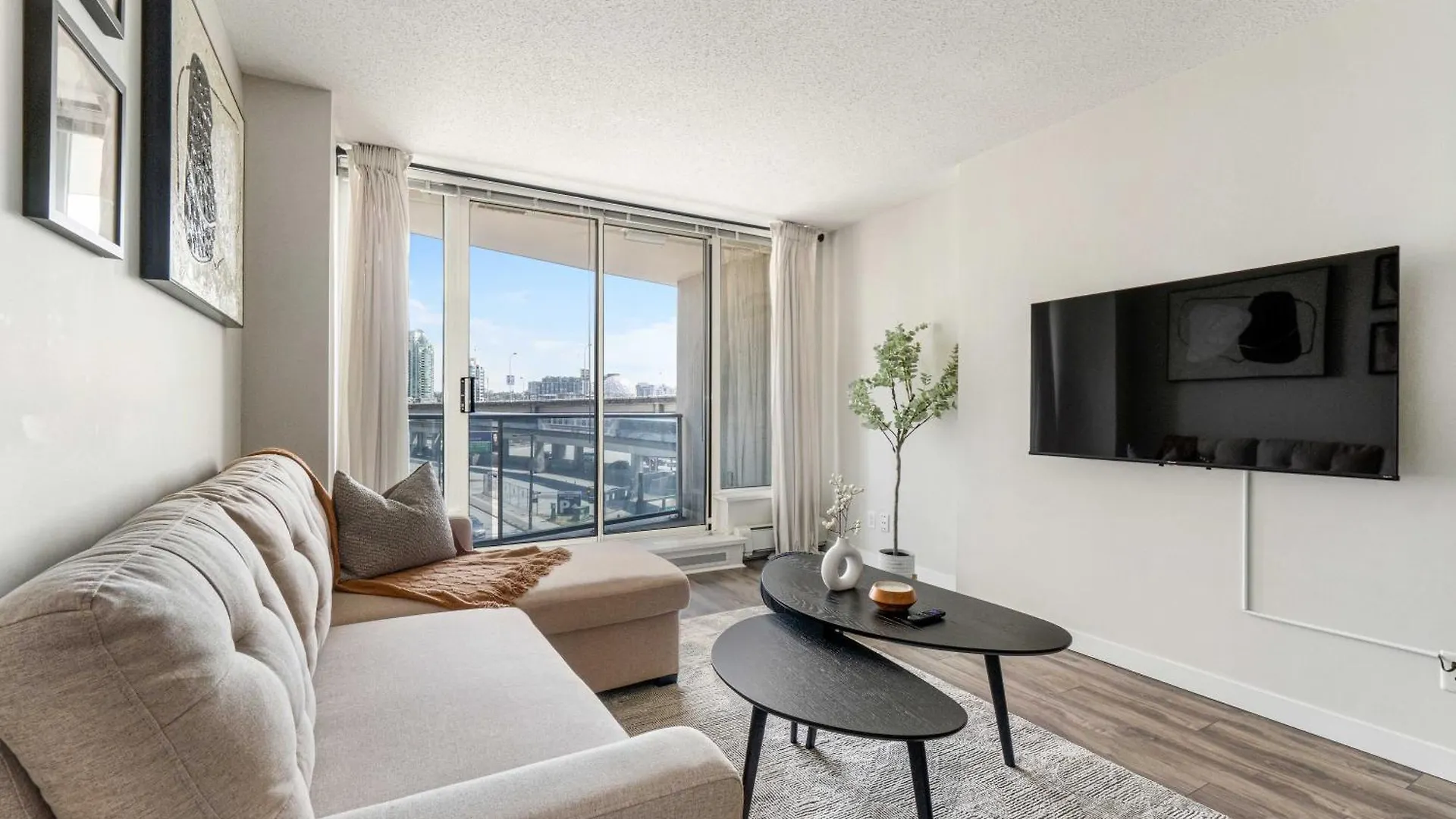 شقة Downtown Cityview Escape With Pool And Jacuzzi Near Rogers Arena فانكوفر كندا
